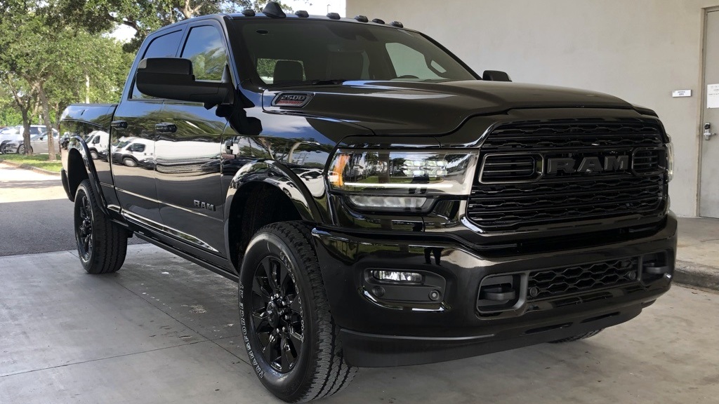 2020 Ram 2500 and 3500 Black Edition paints it all black - Autoblog