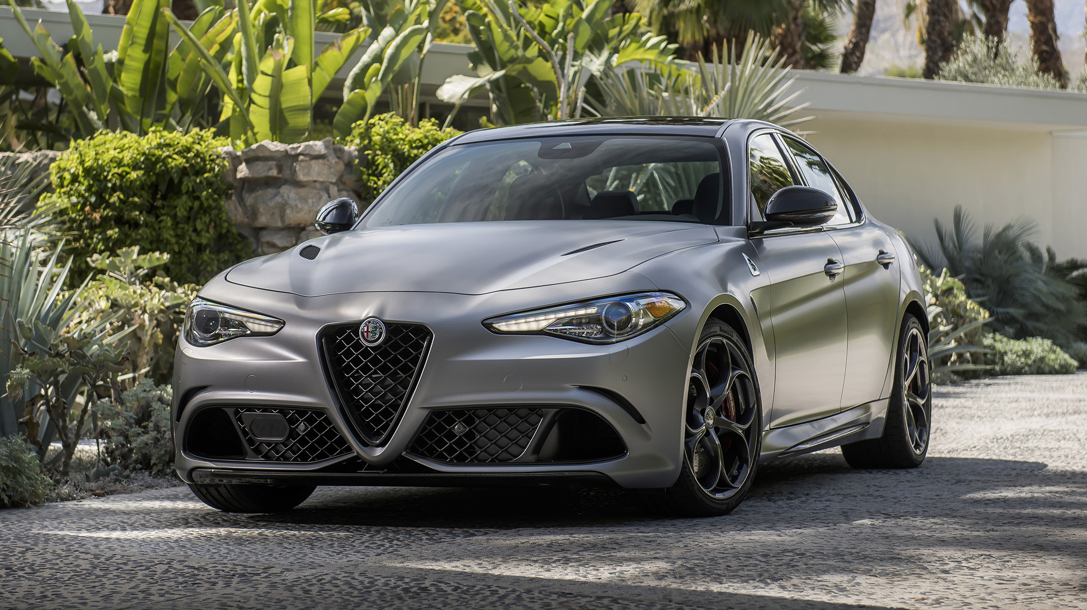 Alfa Romeo Giulia Quadrifoglio NRING und Alfa Romeo Stelvio Quadrifoglio  NRING – zwei Sondermodelle im Zeichen der legendären Nordschleife des  Nürburgrings, Alfa Romeo