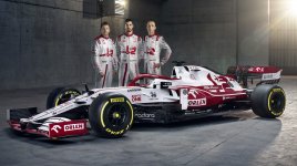 2021 Alfa Romeo Racing ORLEN C41 F1 Car. (Alfa Romeo Racing) (4).jpg