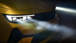 Opel’s Awesome New Adaptive Intelli-Lux LED® Pixel Light Headlamps!