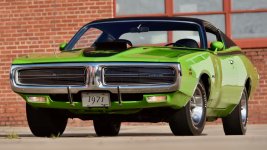 1971 Dodge HEMI Charger R-T in Green Go. (Mecum). - 8.jpeg