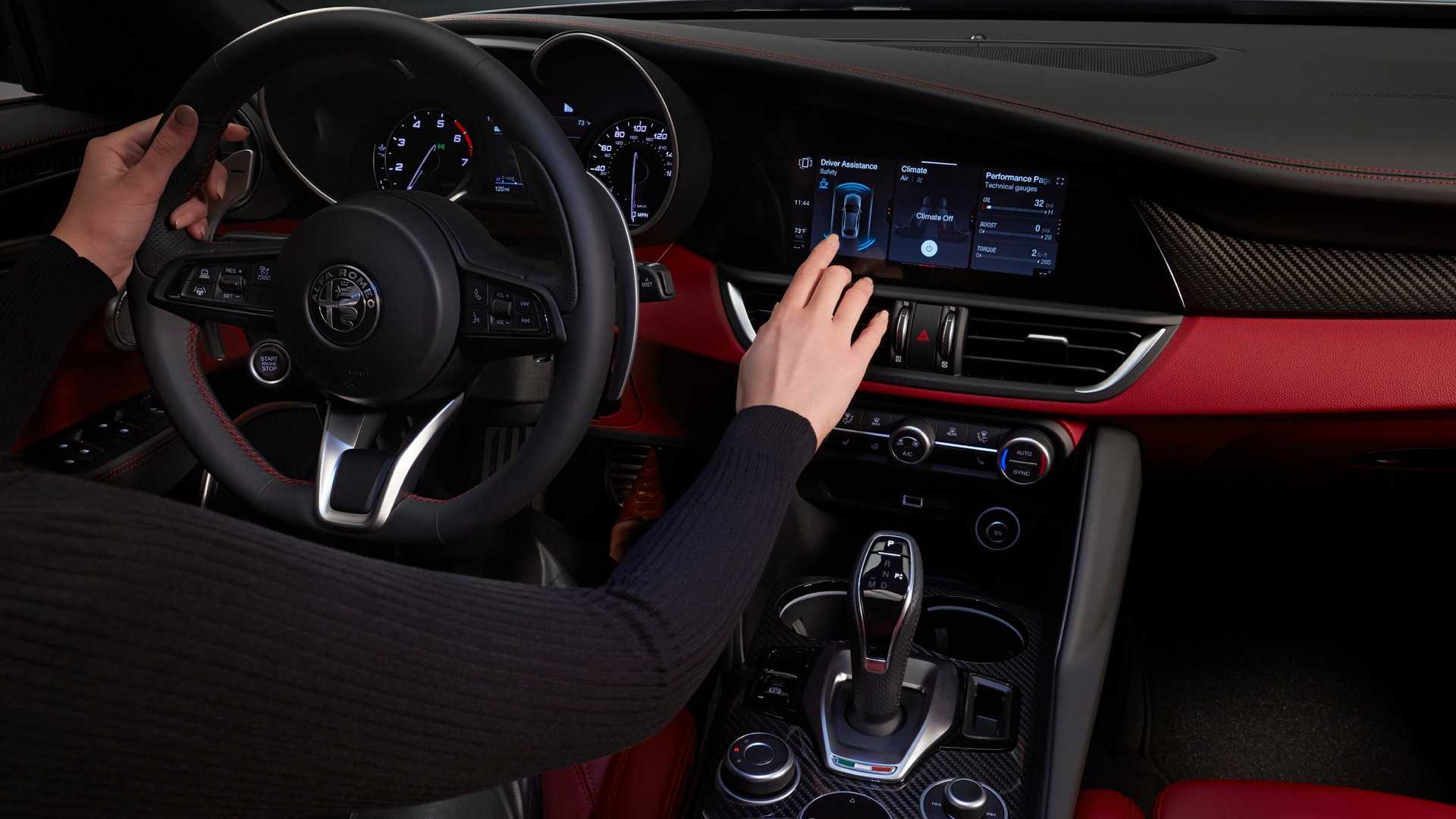 2020-alfa-romeo-giulia-and-stelvio.jpg