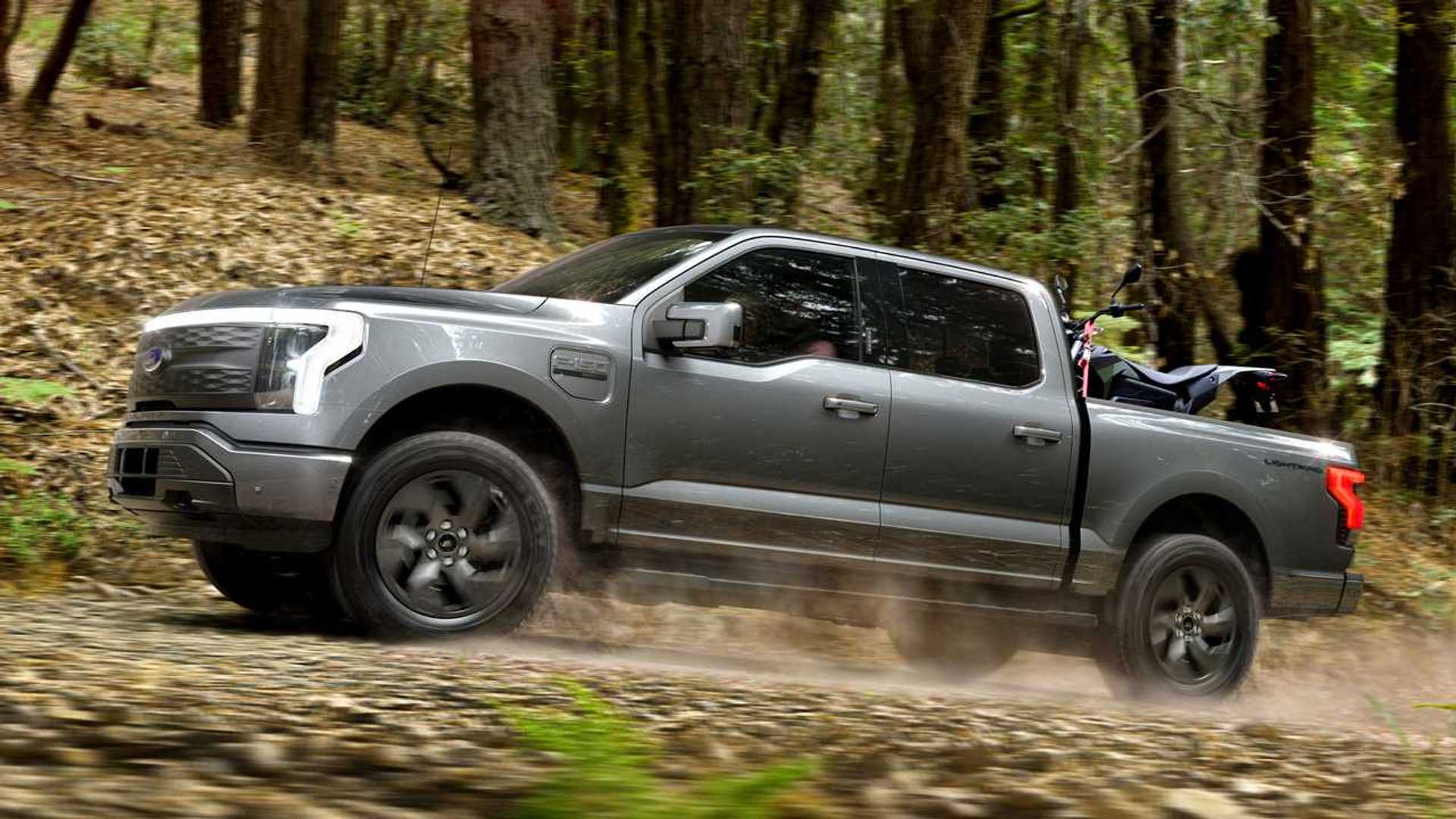 www.motor1.com