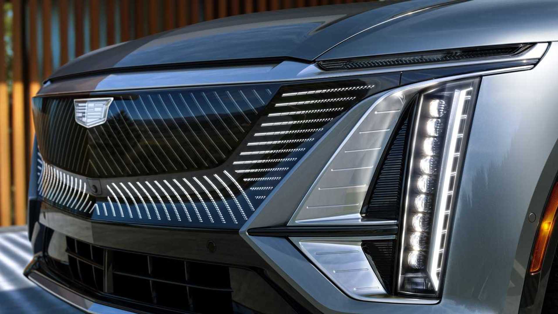 www.motor1.com