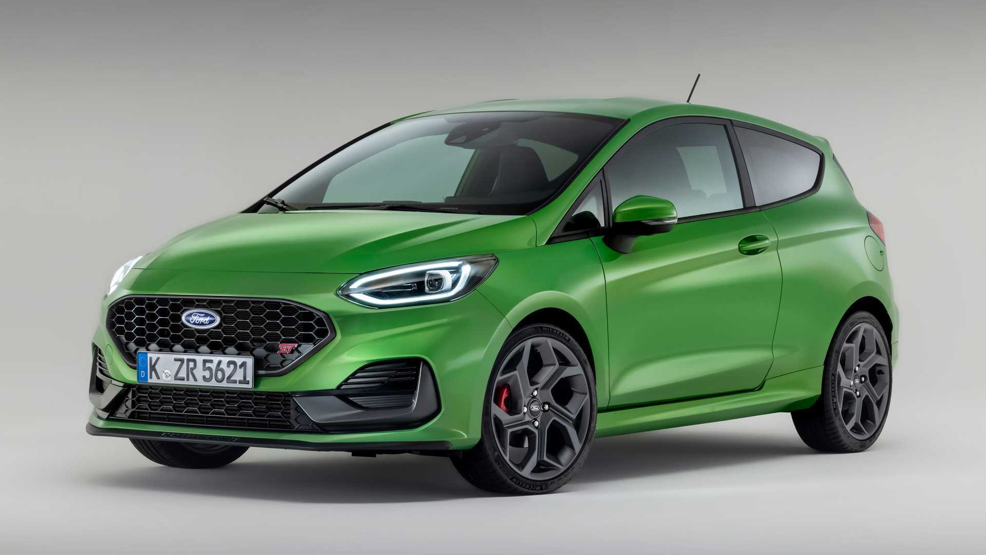 www.motor1.com