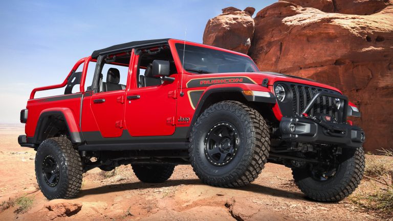 Jeep%C2%AE-Red-Bare-Gladiator-Rubicon-Concept.-Jeep-1-scaled.jpg
