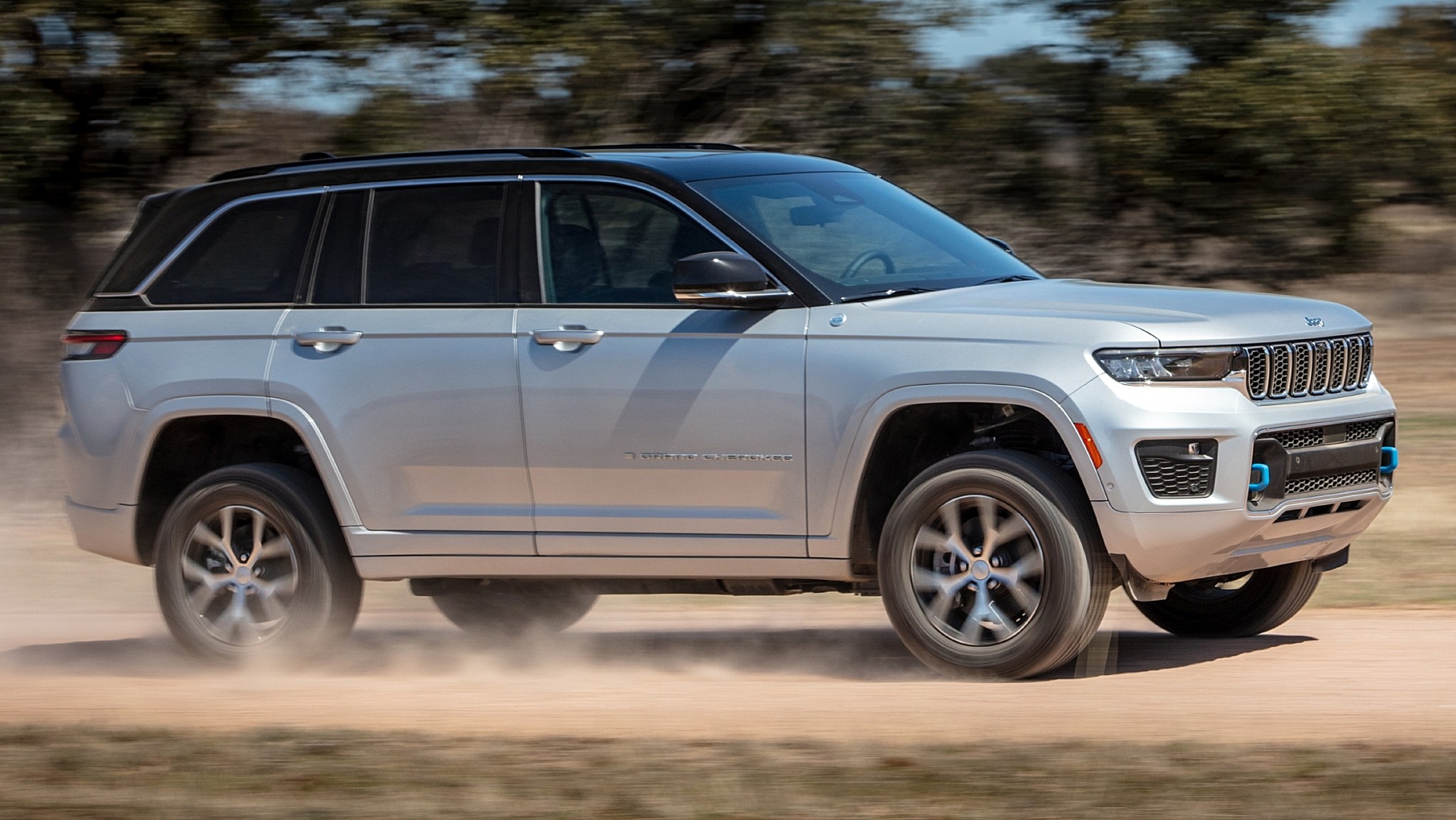 2023-Jeep®-Grand-Cherokee-Overland-4xe-with-Off-Road-Group.-Jeep-5.jpg