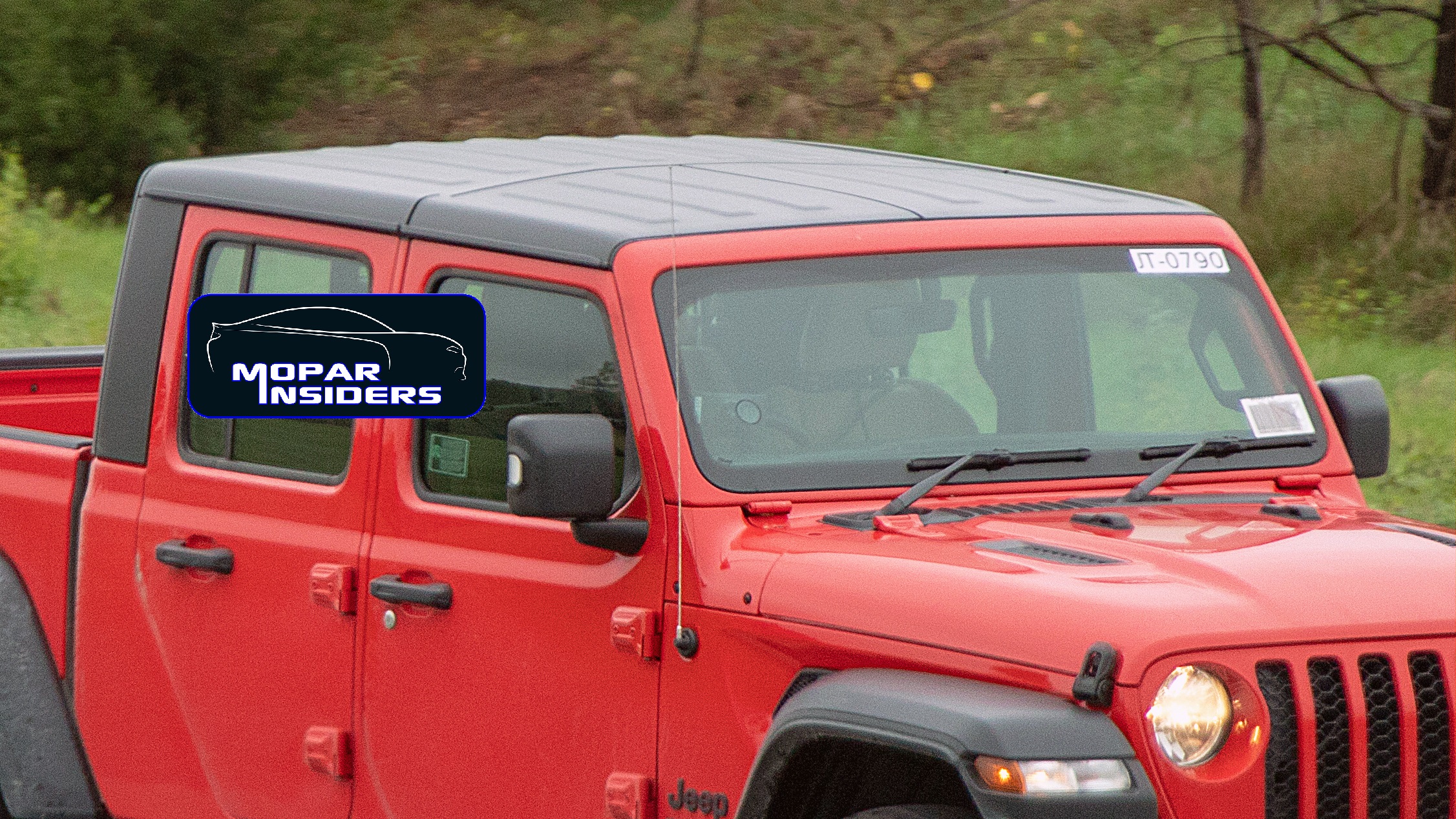 2020-Jeep-Gladiator-Sport-RHD.-MoparInsiders-3.jpg
