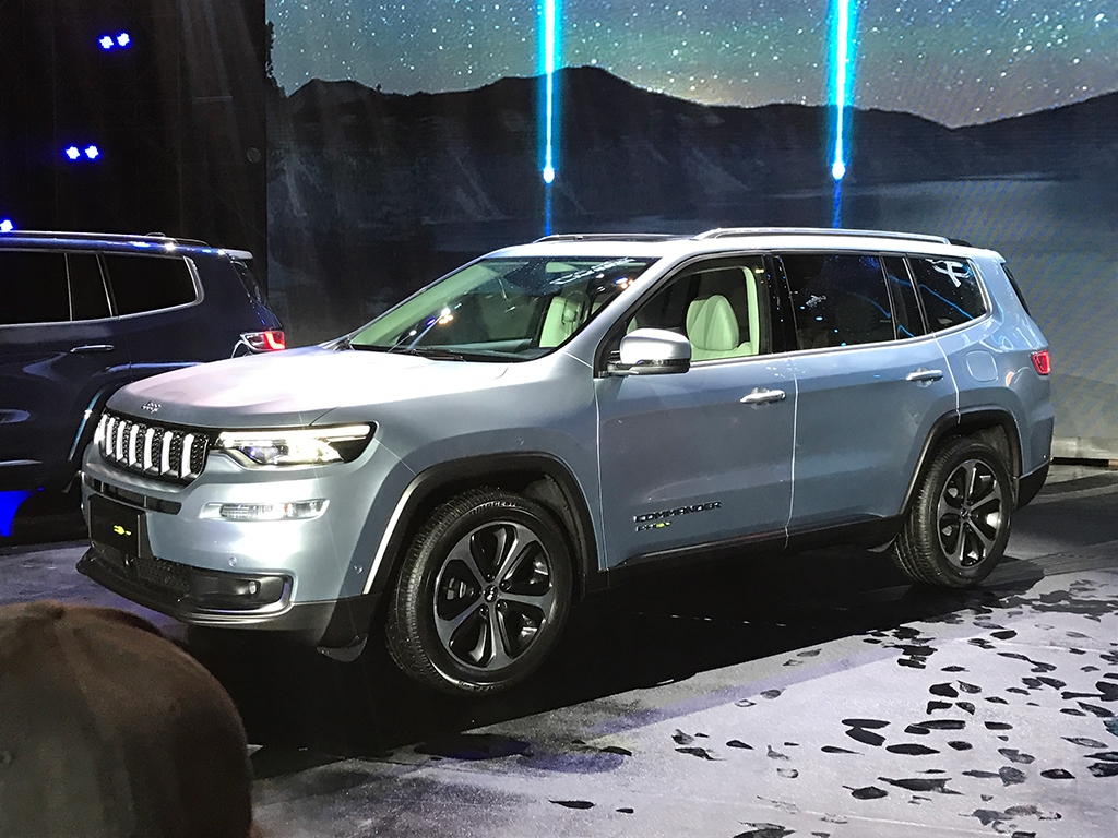 jeep-grand-commander-phev-revealed-in-china-will-go-on-sale-in-2019-125050_1.jpg