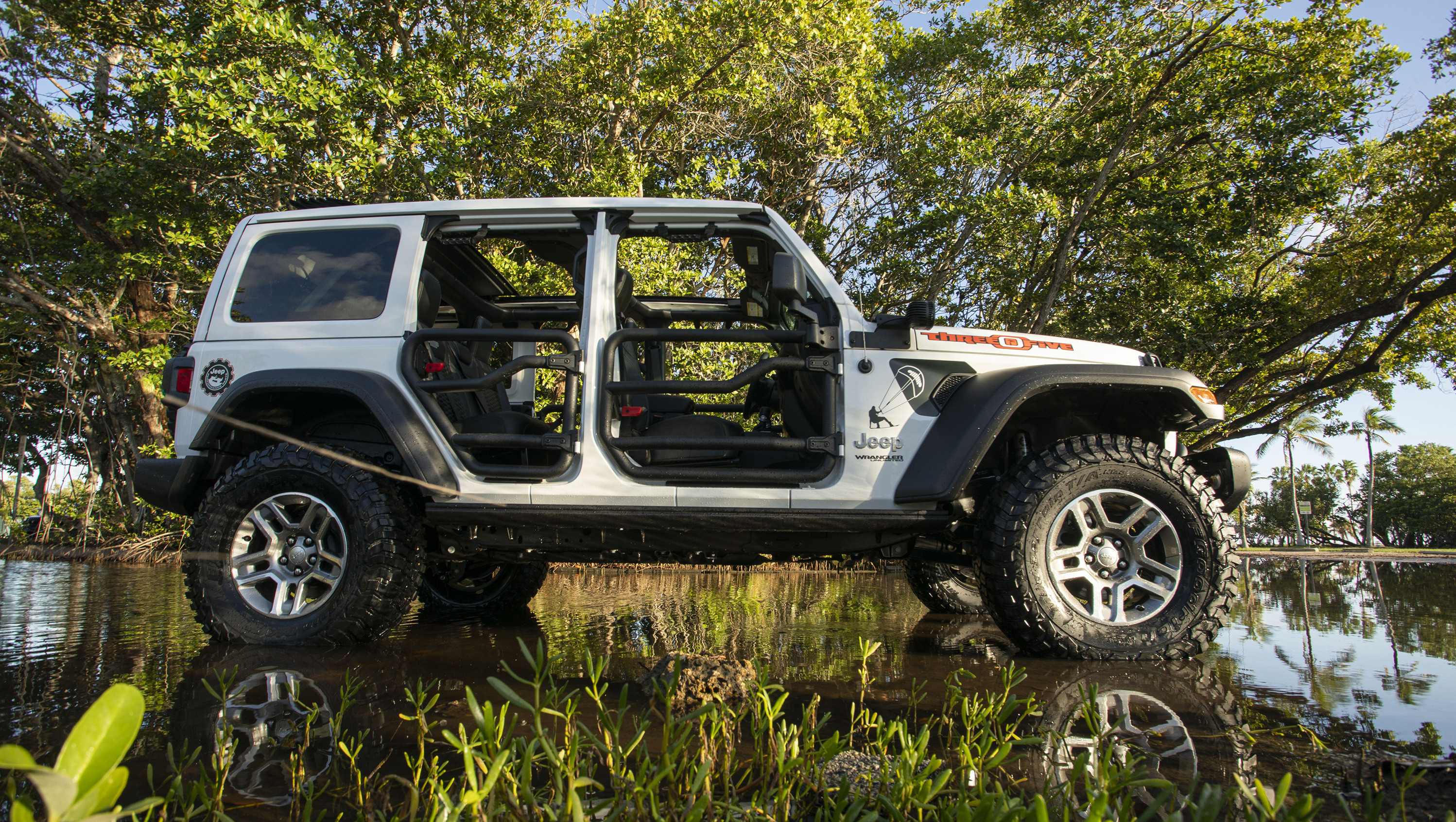 One touch best sale jeep roof