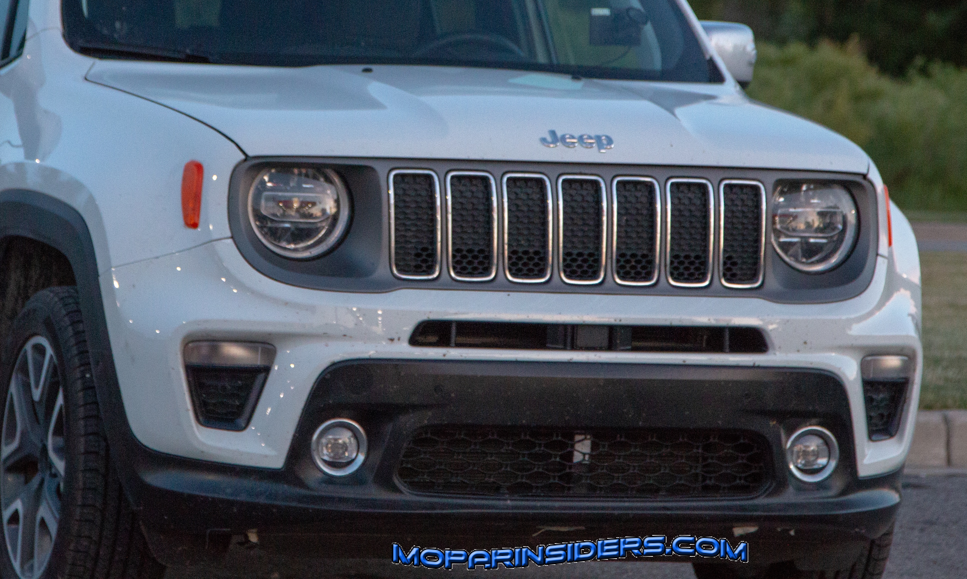 2019-Jeep-Renegade-Limited-No-Camo-4.jpg