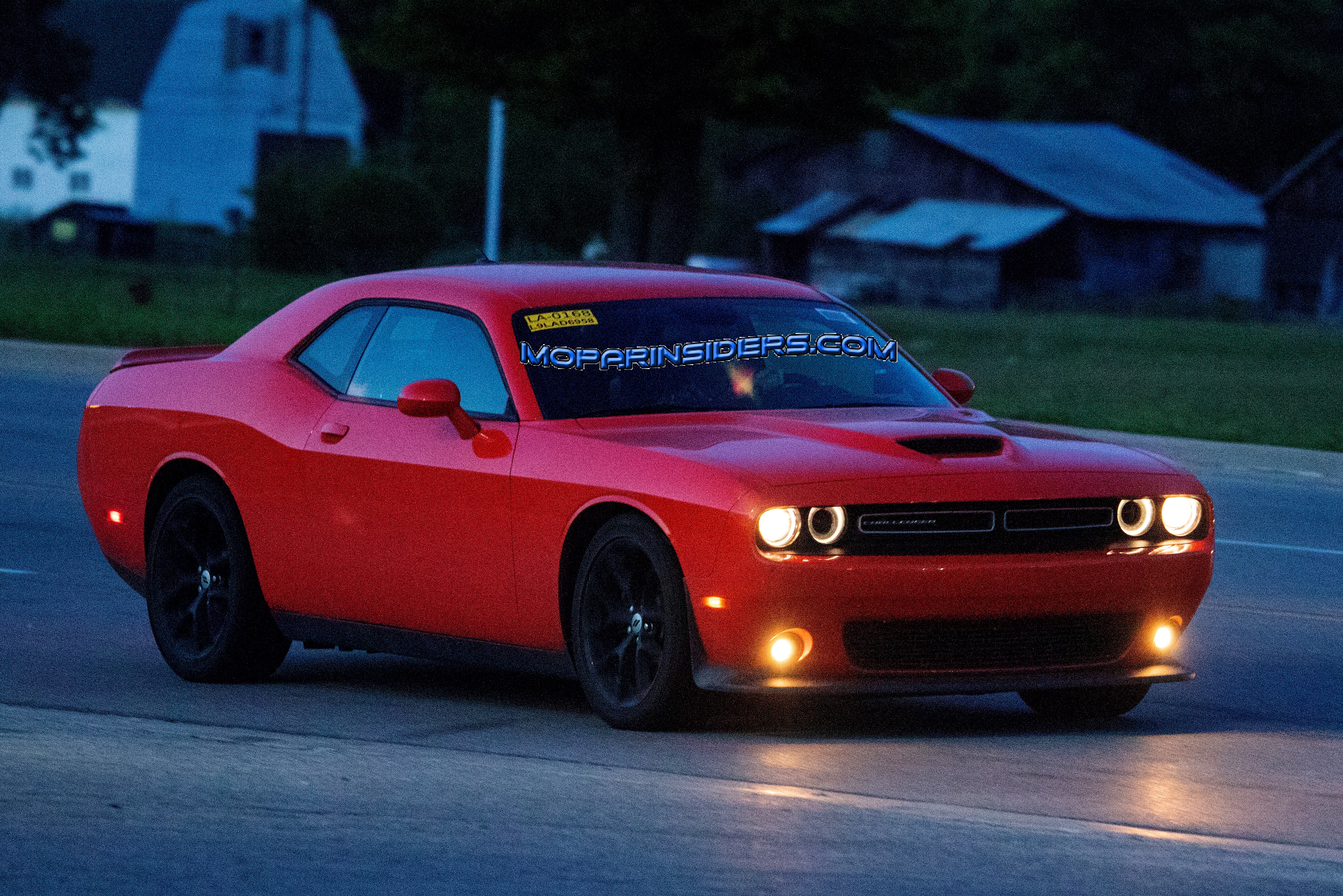 Машина джордж. Dodge Challenger 5.7. Dodge Challenger 2019. Dodge Challenger Mopar. Джордж челенжер машина.