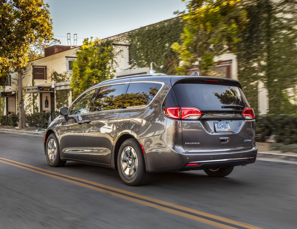 2019 Chrysler Pacifica Named “Top Safety Pick” By IIHS: - MoparInsiders