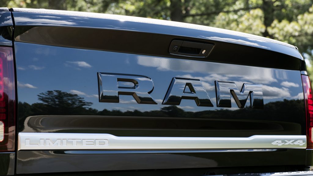 RECALL 2015 to 2018 Ram Trucks With 8Foot Box For Tailgate Locking