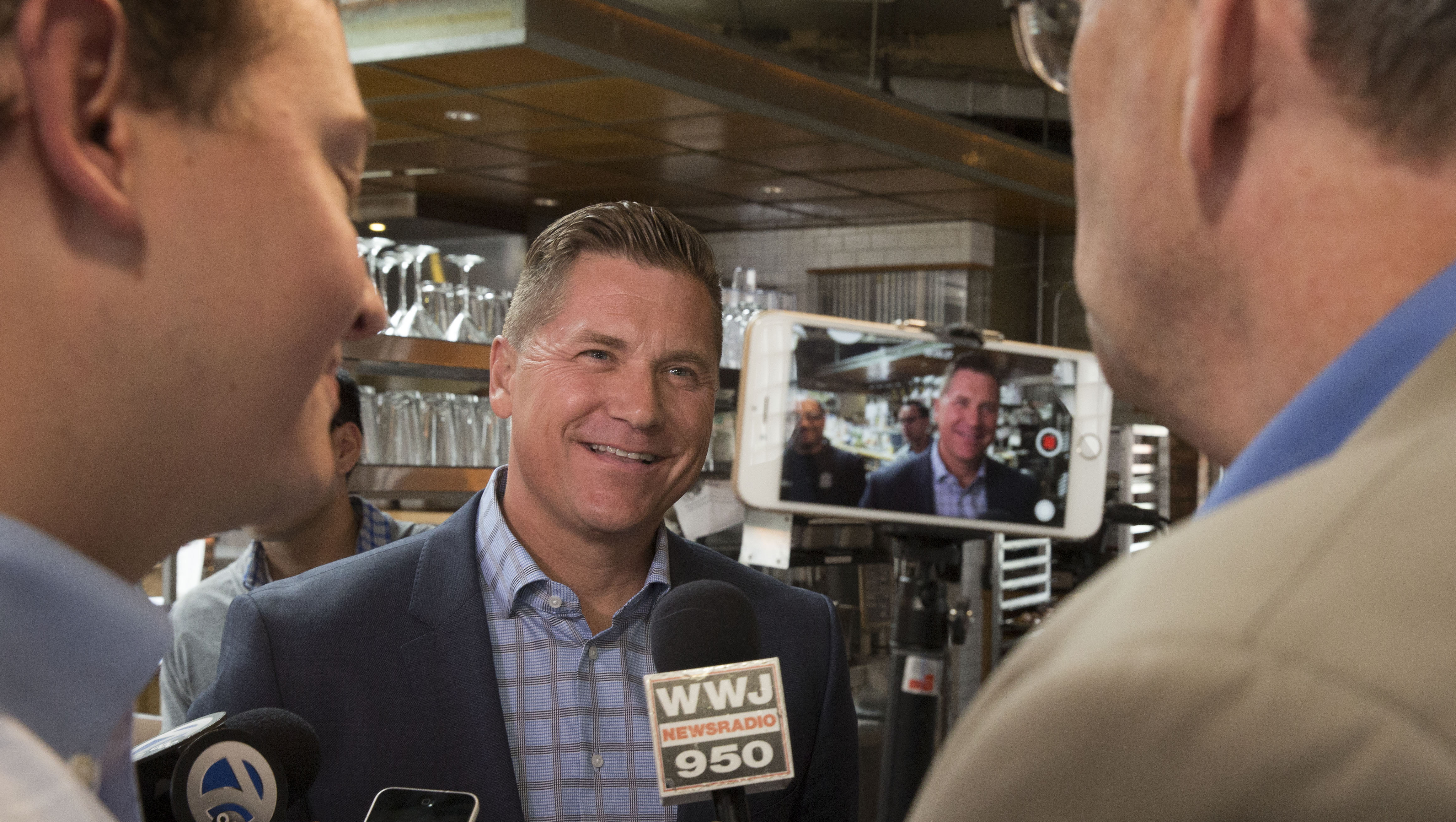 Tim Kuniskis speaking with the press. (Stellantis).