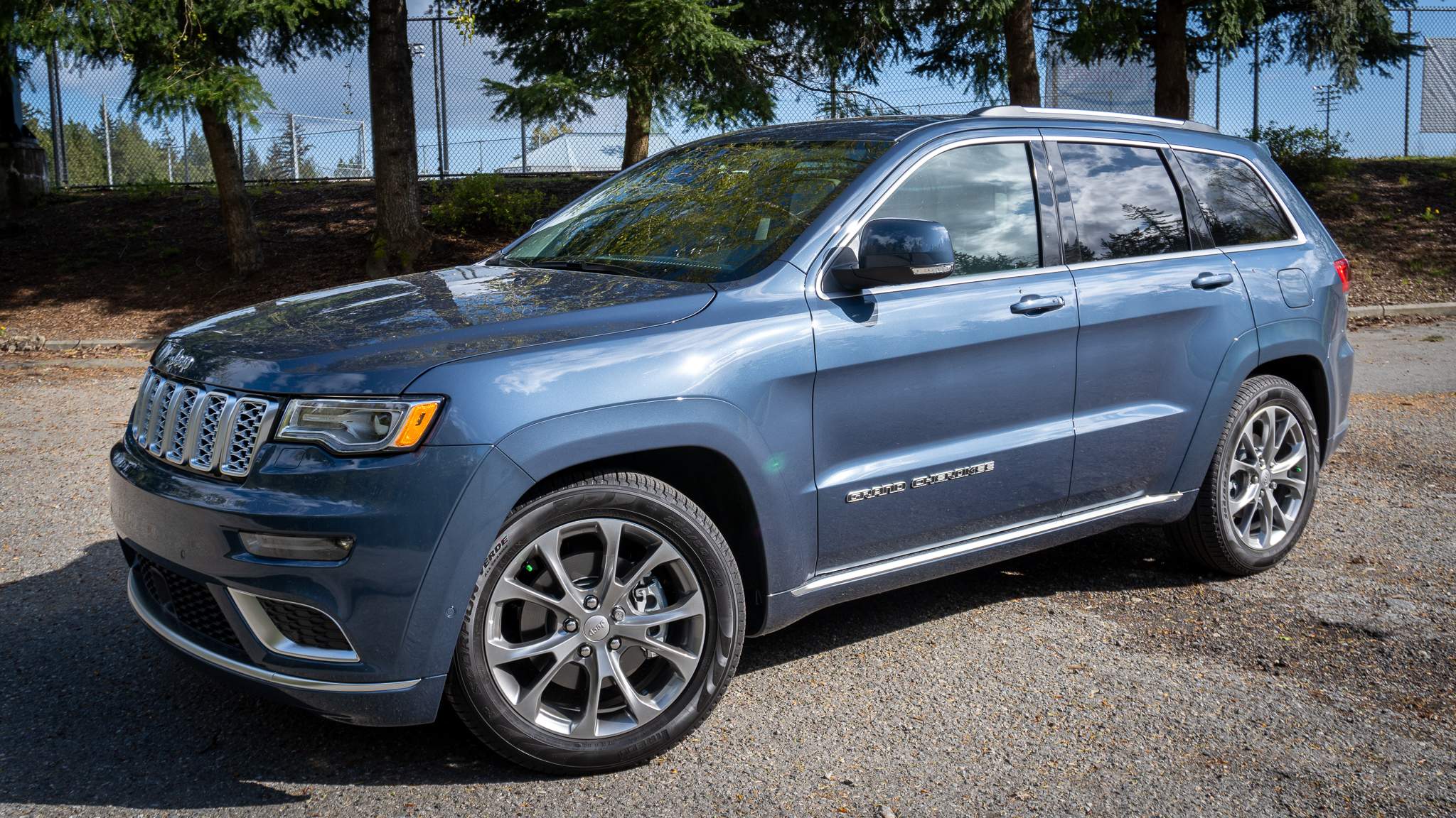 Two Luxury Models Of The 21 Jeep Grand Cherokee Wk2 Come To An End After This Month Moparinsiders