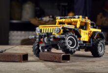 The Jeep® Wrangler Rubicon LEGO® Technic™. (Jeep).