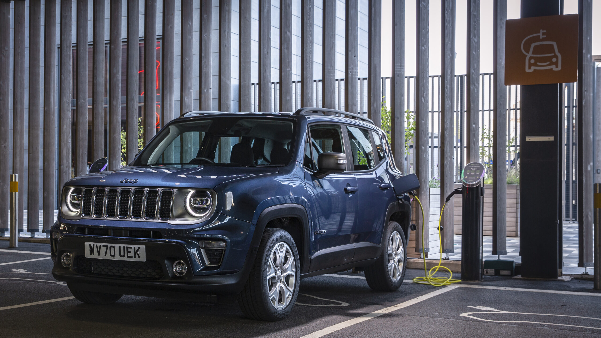 2020 Jeep® Renegade Limited 4xe. (Jeep).