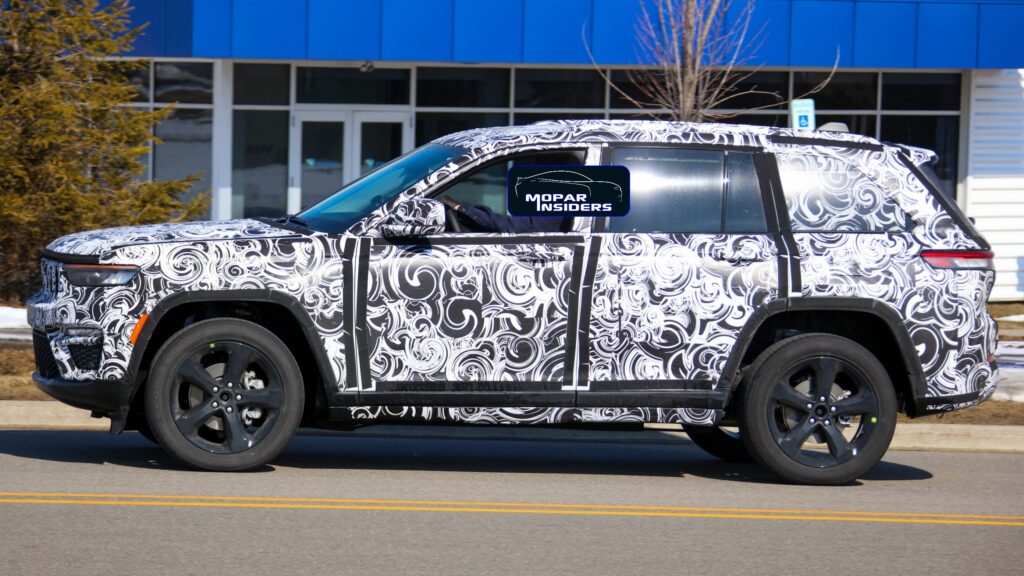 2022 Jeep® Grand Cherokee Limited (WL74) Tester.(MoparInsiders).