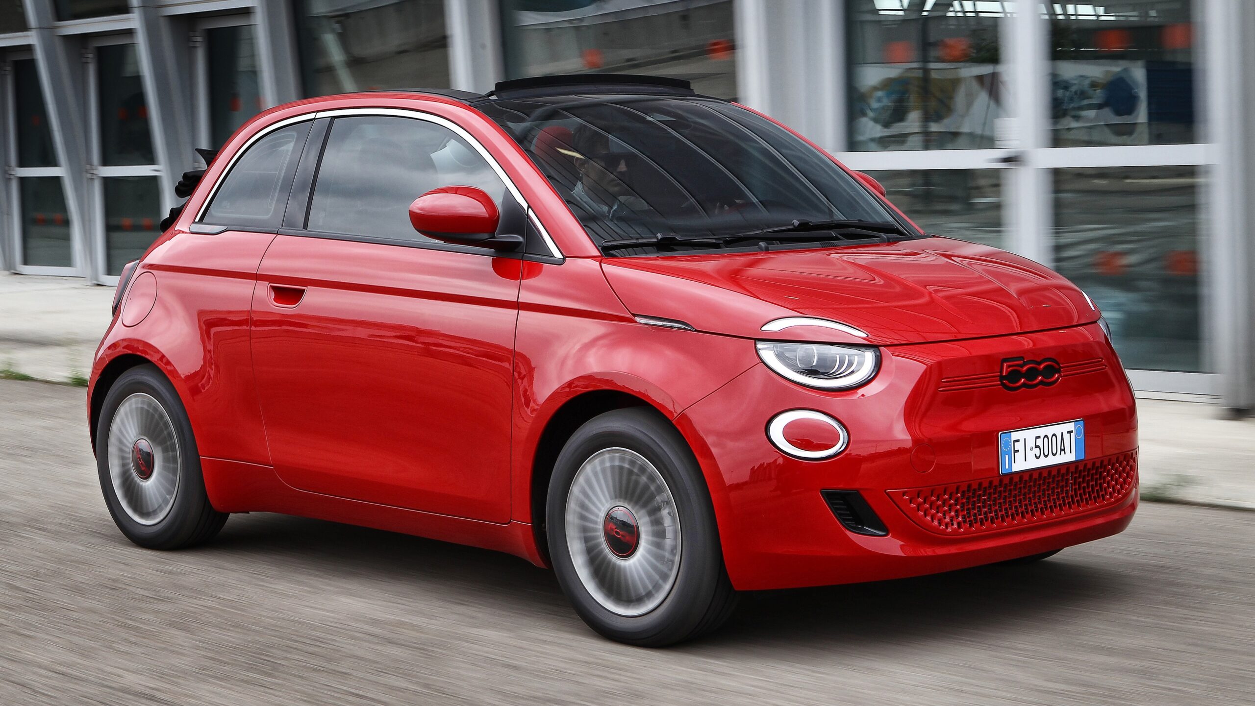 2022 Fiat (500e)RED. (FIAT).