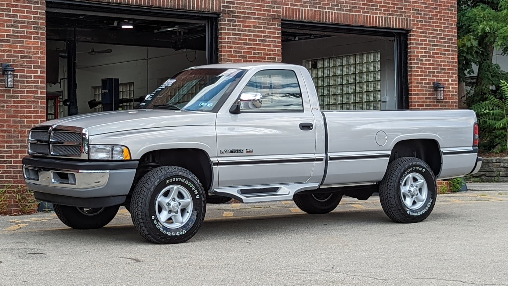 Pase para saber Jabón Tableta AUCTION: This Handsome 1997 Dodge Ram 1500 Only Has 16,576 Miles On The  Odometer! - MoparInsiders