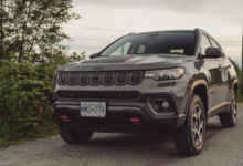 2022 Jeep Compass front 3/4 view