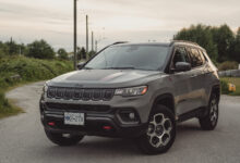 2022 Jeep Compass front 3/4 view