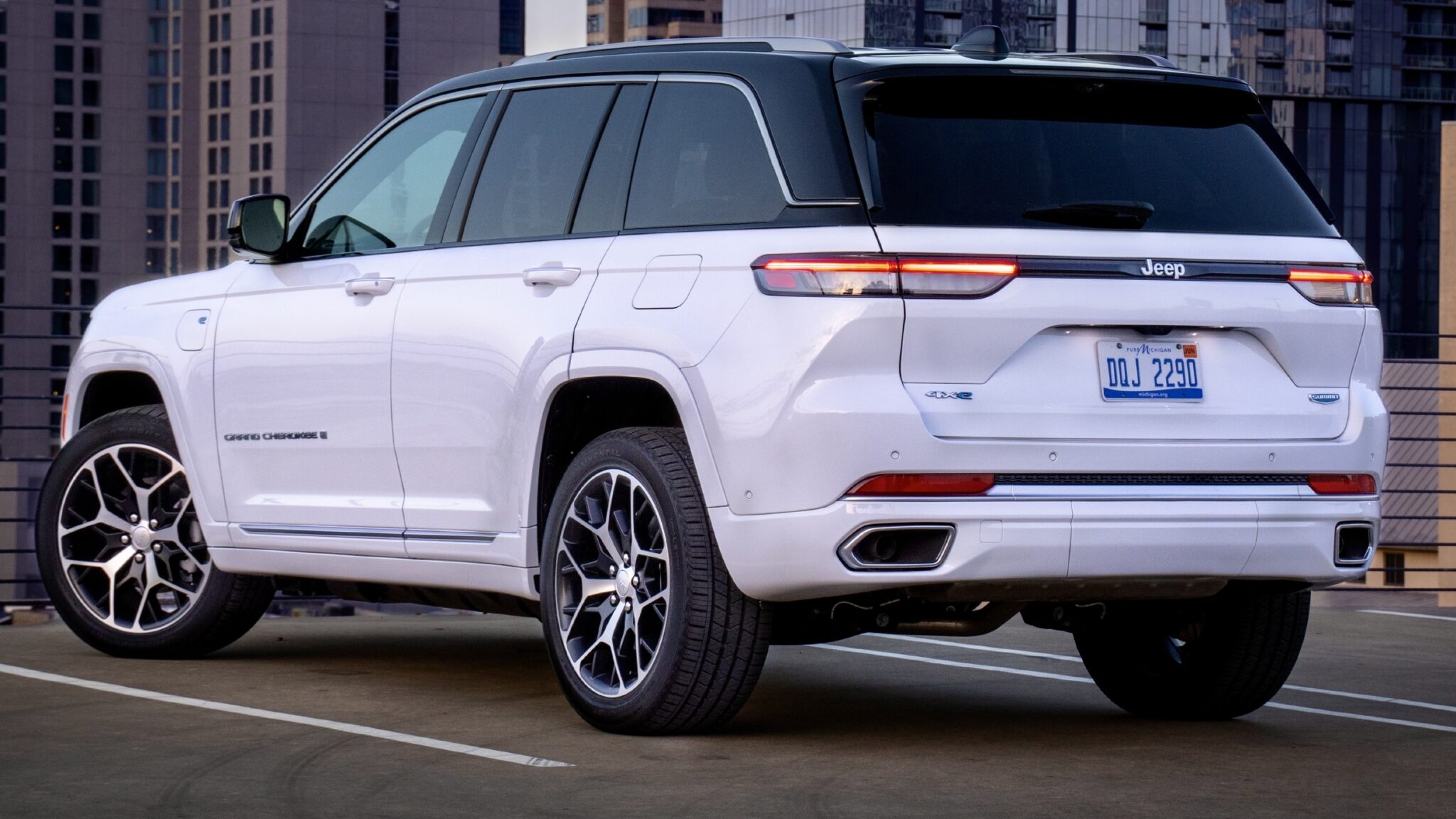 Everything You Need To Know: 2025 Jeep® Grand Cherokee 4xe