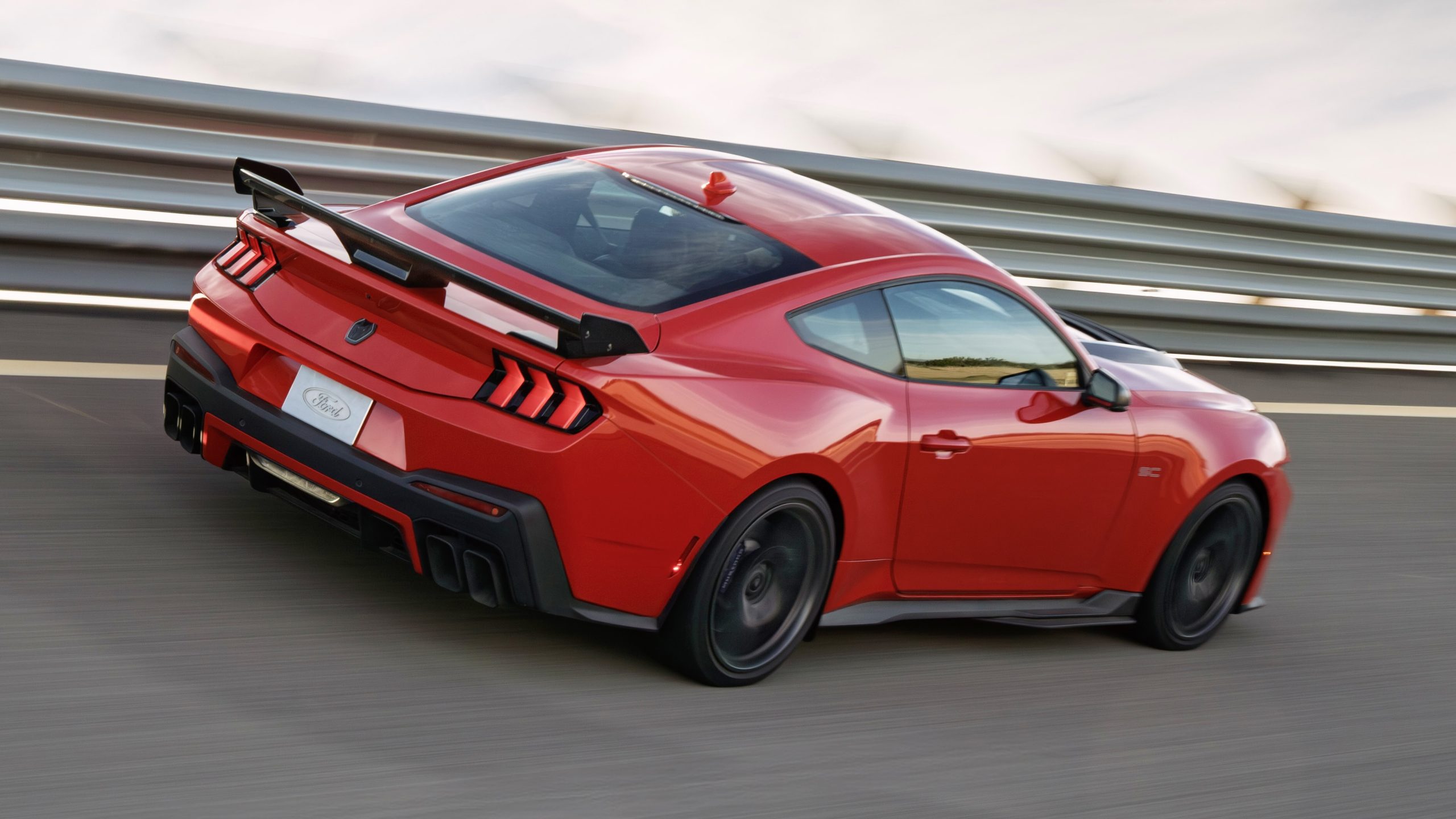 Ford открыл заказы на 795-сильный Mustang Dark Horse SC