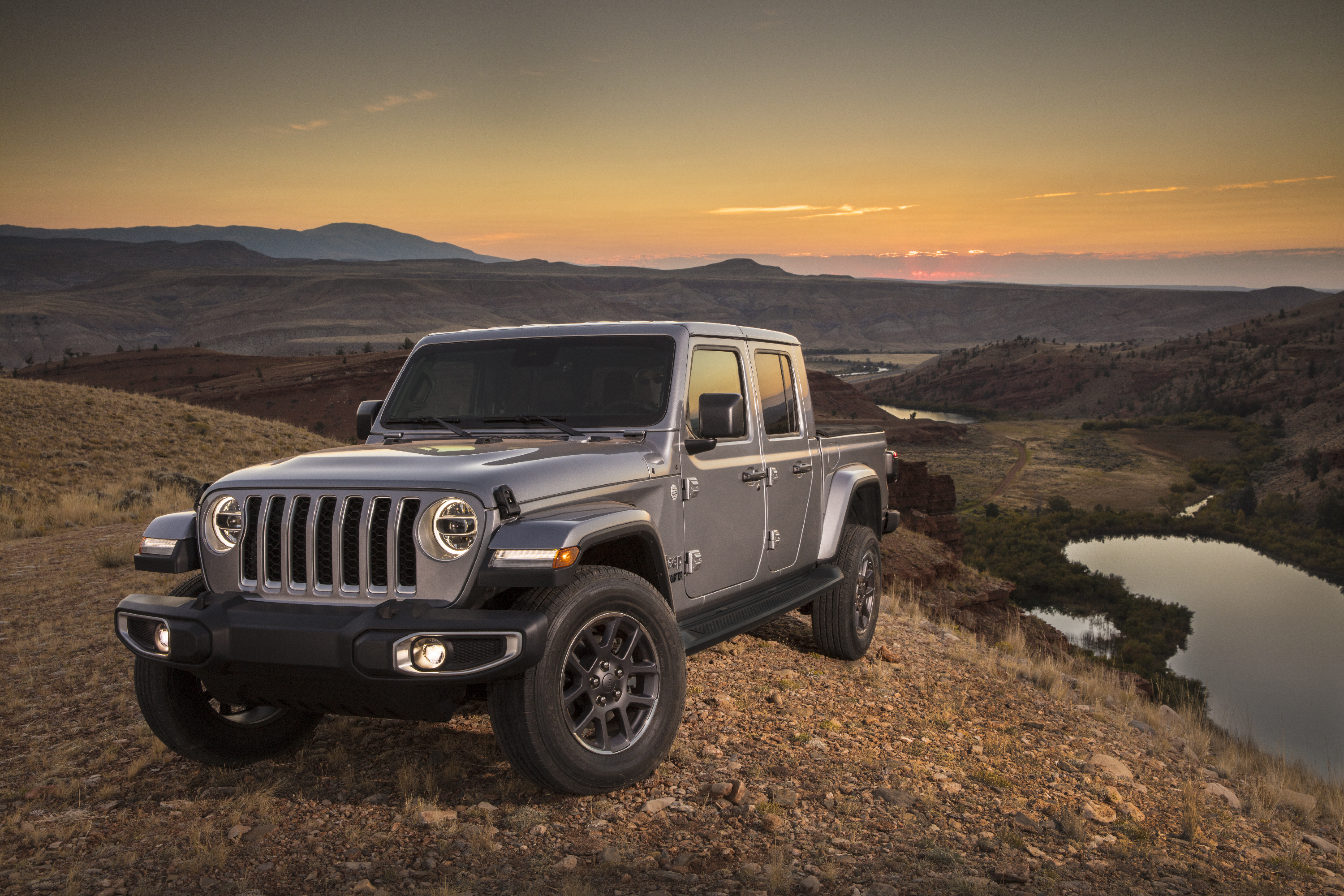 2020 Jeep® Gladiator Overland. (Jeep).