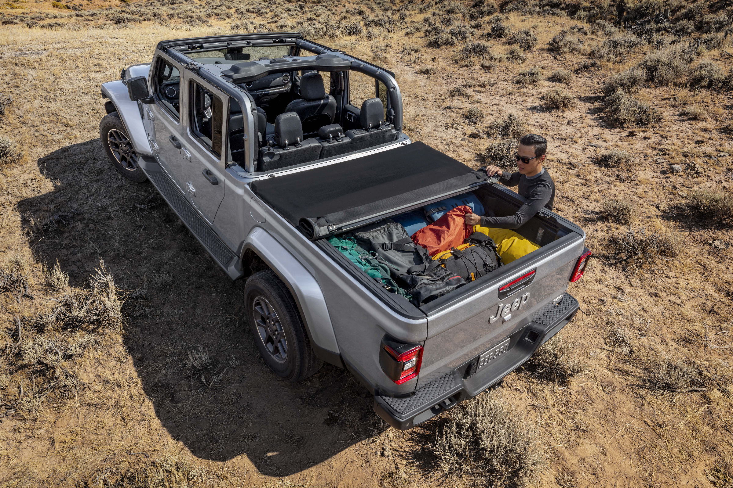 Mopar tonneau cover for all-new 2020 Jeep® Gladiator